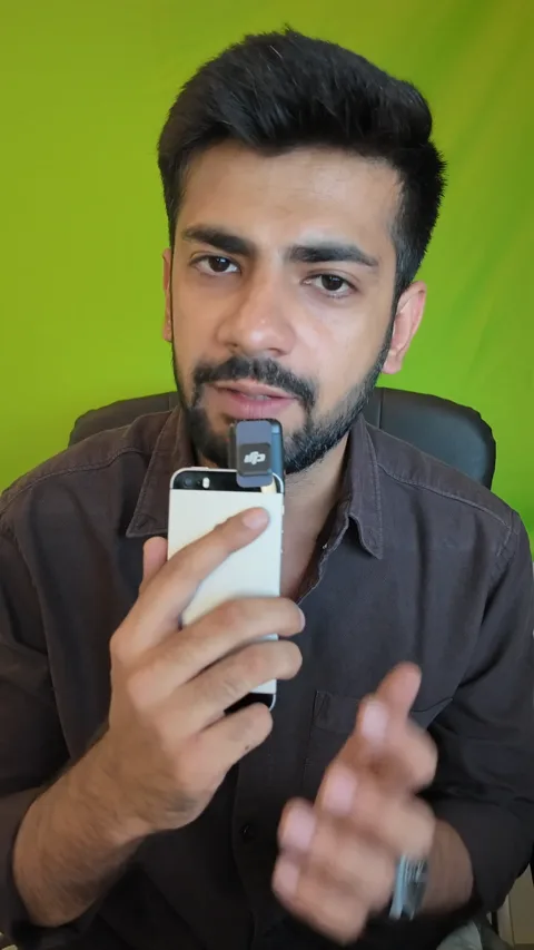 Raw green-screen recording, not edited
